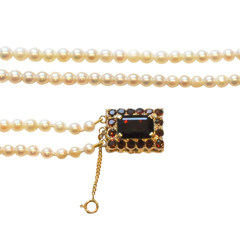 Pearl Necklace with Garnet Clasp